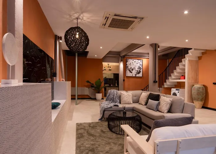 Privat bolig 10minbts/kingbed/balcony/dryer/fastwifi/foodst. Bangkok
